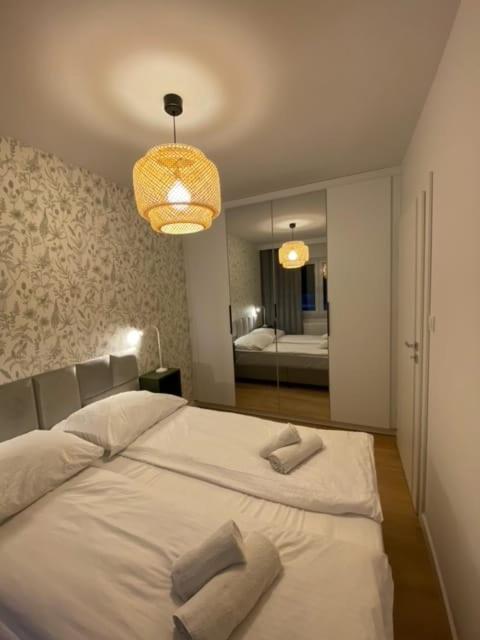 Loft V *